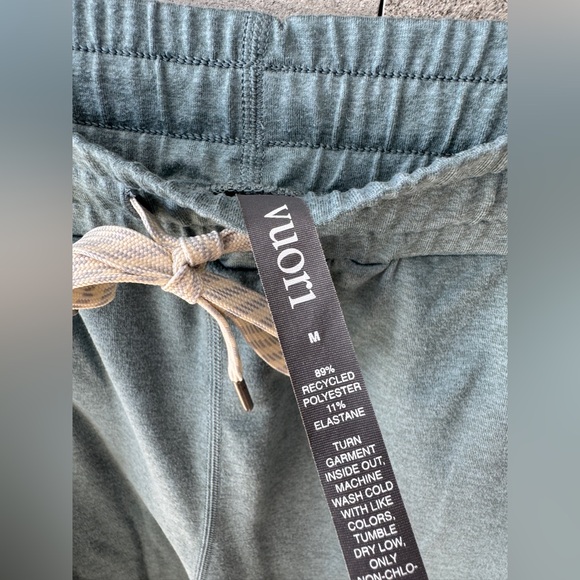 VUORI WOMEN'S DAYDREAM CREW AND JOGGER SET SMOKE BLUE SMALL - Picture 2 of 16